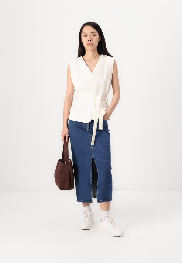 KATE PILLOU - Waistcoat - birch3