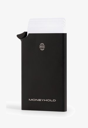 Portatarjetas negro con bloqueo RFID etiquetado con "MONEYHOLD" y varias tarjetas blancas parcialmente extendidas desde la parte superior.