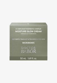 Caja verde de la crema Doctor Babor Moisture Glow, con texto plateado. Contiene 50 mL y destaca los ingredientes y propiedades hidratantes.