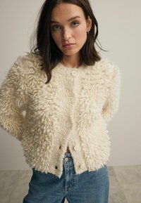 Next STATEMENT FLUFFY BUTTON UP - REGULAR FIT - Cardigan - white ecru