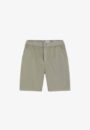 Pantalones cortos beige casual con cintura elástica, botón frontal, cierre de cremallera y bolsillos laterales, colocados planos sobre fondo blanco.