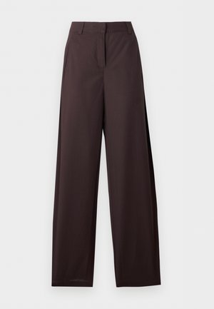 Pantalon droit marron foncé avec passants pour ceinture, fermeture éclair à l'avant et poches latérales, présenté à plat sur un fond blanc.