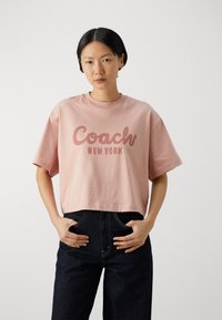 Coach - CURSIVE COACH CROPPED - Marškinėliai su spaudiniu - pink Miniatiūros vaizdas 1