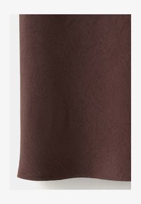 Sélectionné, dark brown