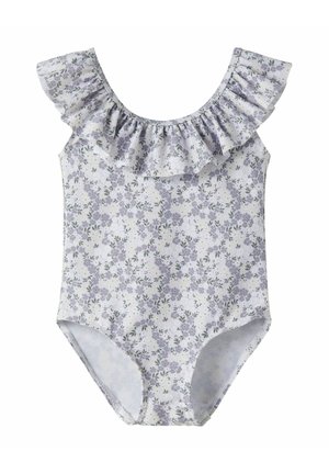 Maillot de bain une pièce pour filles avec motif floral violet et encolure épaules dénudées à volants sur fond blanc.