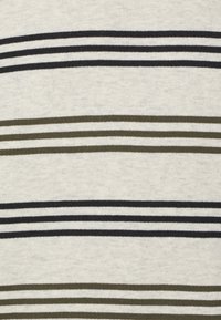 Baumwollstoff mit horizontalen Streifen in Marineblau, Olivgrün und Creme. Glatte Textur mit konsistenten, gleichmäßig verteilten Mustern.