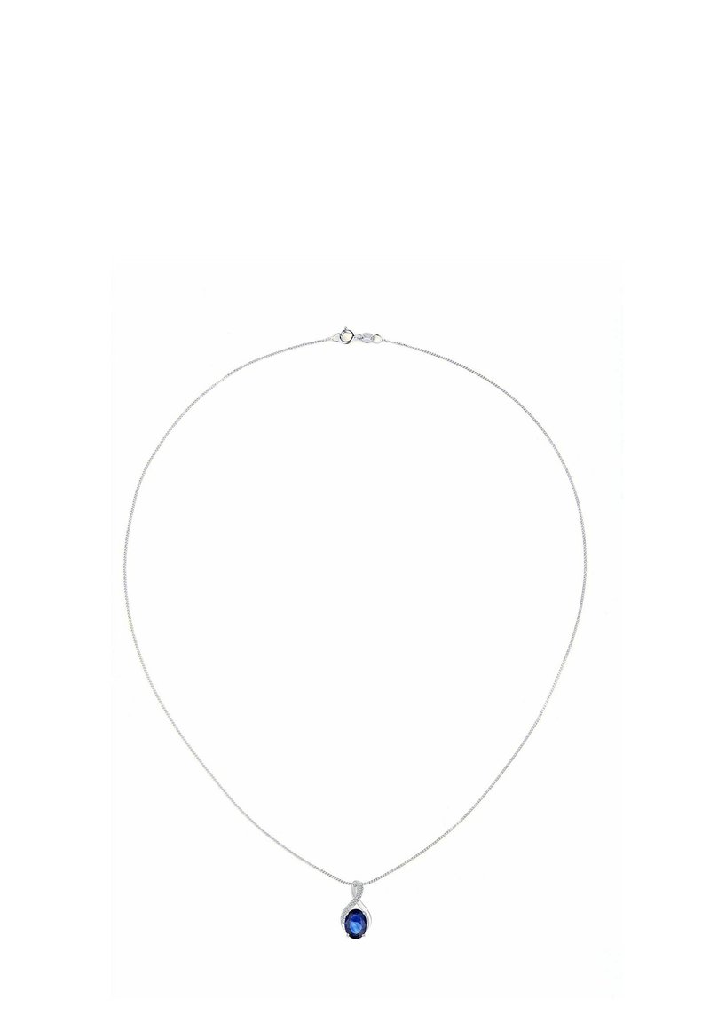 Strieborný náhrdelník s tenkým reťazcom a slzovitou modrou drahokamovou príveskom, ktorý má hladký povrch a jednoduché očkové zapínanie.