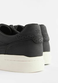 Next Sneaker low - black