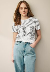 Next CREW SHORT SLEEVE 3 PACK  - REGULAR FIT - Nyomott mintás póló - black white
