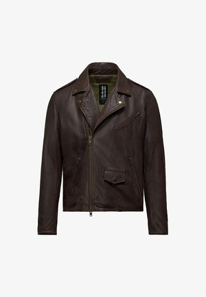 Bruine leren motorjasje met een geknipt kraag, asymmetrische ritsluiting en meerdere ritszakken. Gestructureerde afwerking.