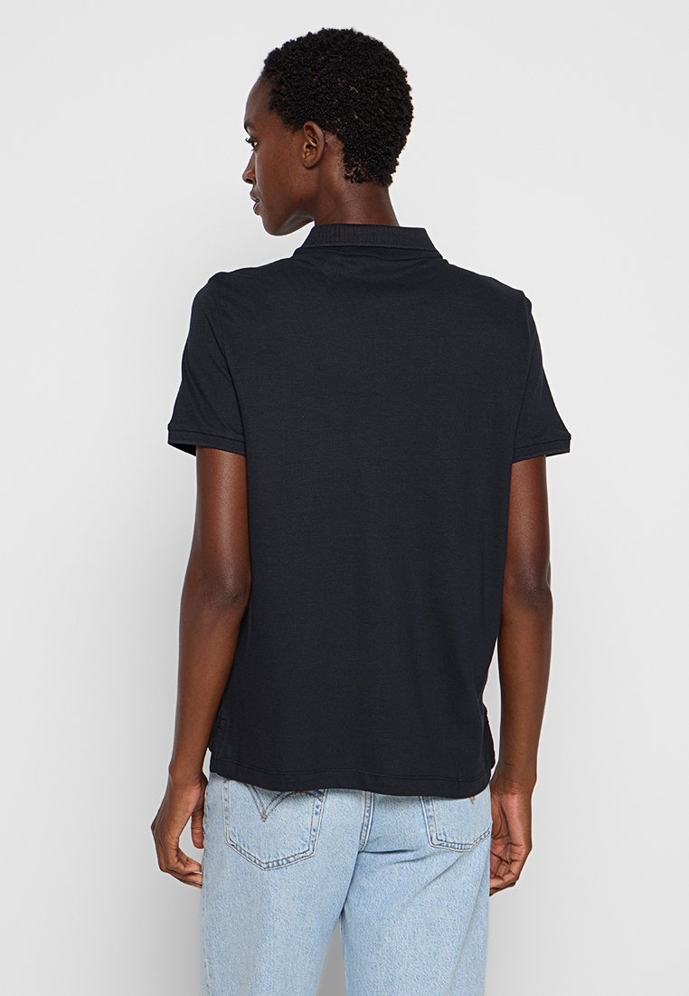 SLIM FIT