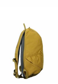 Zaino in tessuto giallo con un design snello, dotato di schienale in rete per la ventilazione e una tasca laterale. Chiusura con zip e spallacci regolabili.
