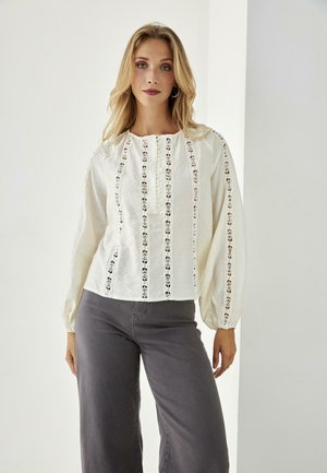 DETALLES CALADOS IVORY - Blusa - plateado