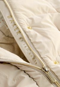 Baker by Ted Baker REGULAR FIT - PADDED SHOWER RESISTANT - Ziemas kombinezons - cream