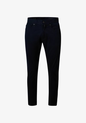 Schwarze Slim-Fit-Jeans mit Vordertaschen, Gürtelschlaufen, Knopf- und Reißverschluss, präsentiert vor weißem Hintergrund.