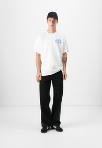 Thumbnail Image 2