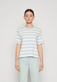 Selected Femme - SLFESSENTIAL STRIPED BOXY TEE - Camiseta estampada - light blue Imagen en miniatura 1