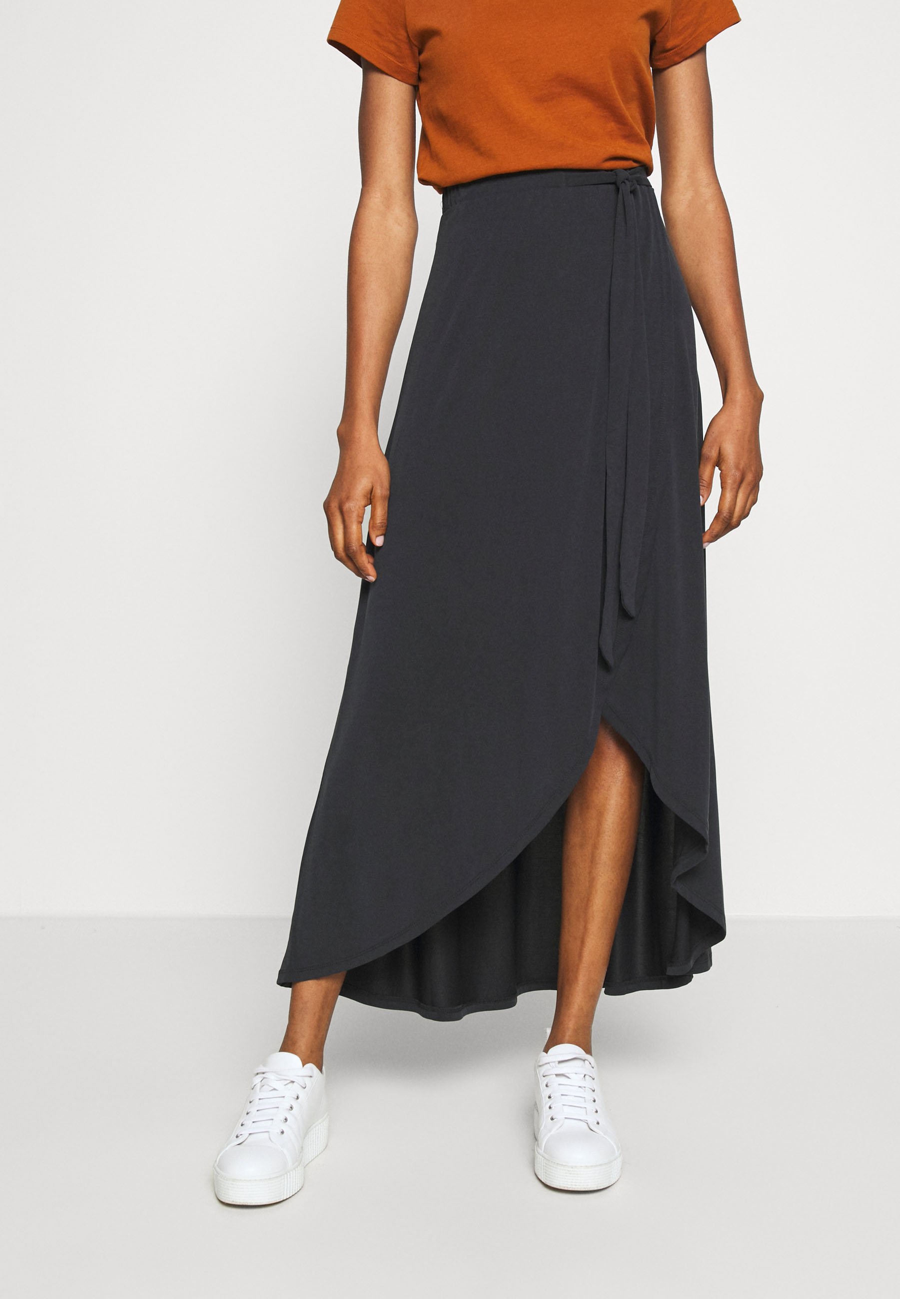 Object ANNIE Maxiskjørt blacksvart Zalando.no Object Petite OBJANNIE SKIRT PETIT - Maxiskjørt - black