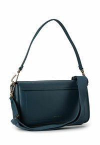 Borsa a tracolla in pelle turchese con finitura testurizzata, dotata di manico corto e tracolla lunga regolabile, con dettagli in metallo color oro.