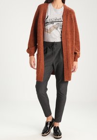 ONLY Strickjacke - brown