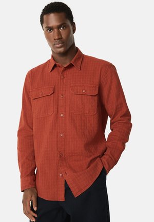 Next, Pluus - brown