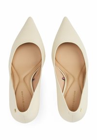 Tommy Hilfiger ESSENTIAL POINTED - Pumps - muslin