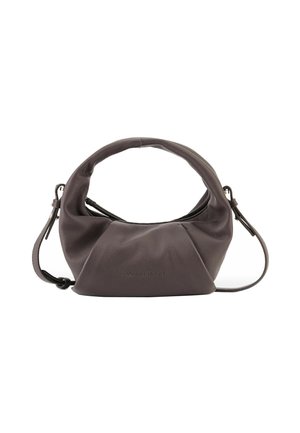 Sac à main en cuir souple marron foncé avec poignée supérieure arrondie et bandoulière réglable, posé sur un fond blanc.