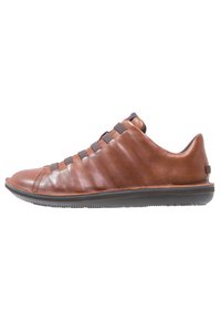 Unselected, medium brown