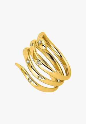 Anillo de color dorado con bandas en forma de ola, adornado con pequeños acentos en forma de estrella y piedras preciosas transparentes, que exhibe una textura pulida.