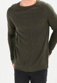 YOURTURN Pullover - olive