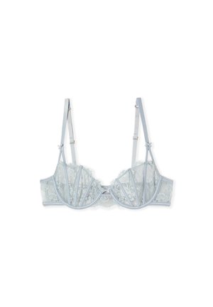 Soutien-gorge bleu clair en dentelle avec armatures, bretelles réglables et motifs floraux délicats.