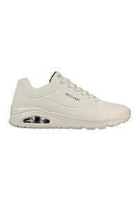 Sneaker Skechers bianchi con tomaia perforata, punta arrotondata, design con lacci e ammortizzazione visibile nella suola, dettaglio testurizzato sul tallone.