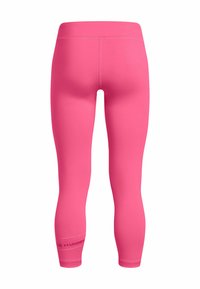 Leggings atléticos ajustados en un vibrante color rosa, fabricados con material elástico. Cuentan con una cinturilla ancha y un detalle sutil del logo cerca del tobillo.