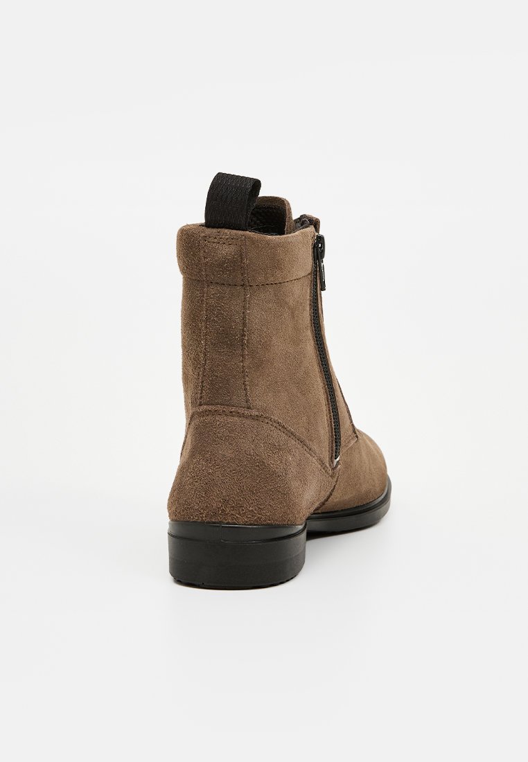 Schnürstiefelette