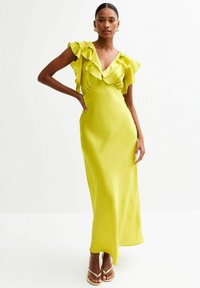 New Look CRINKLED RUFFLED MIDI - Festklänning - green
