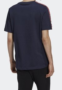 adidas Originals T-shirt med print - dark blue