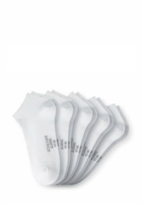 Sieben Paar weiße Knöchelsocken in der Größe 43-46, die in fächerförmiger Anordnung auf einem weißen Hintergrund präsentiert sind.