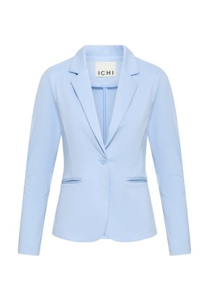Svijetloplavi sako od glatke tkanine, s prorezanim reverom, pojedinačnim zatvaračem na gumb, dva prednja džepa i krojem prilagođenim tijelu.