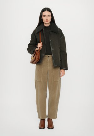 Rankning 9: CLOSED - JACKET - Vinterjacka