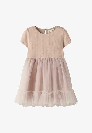 Robe bébé rose clair à manches courtes, corsage tricoté texturé, et jupe en tulle superposée transparente avec ourlet froncé.