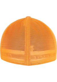 Oranges Netzmütze mit abgerundetem Oberteil, das eine strukturierte Oberfläche und ein minimales Design aufweist, geeignet für Belüftung und Komfort.