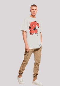 F4NT4STIC BIG HERO 6 BAYMAX SUITE POSE - Print T-shirt - lightasphalt