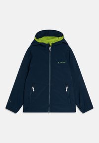 Veste softshell marine avec une capuche vert vif, fermeture éclair à l'avant et deux poches latérales zippées. Équipée de poignets élastiques pour un ajustement parfait.
