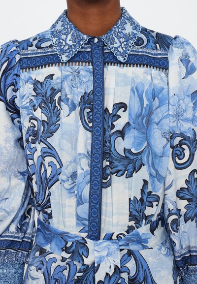 Alice + Olivia GENEVA TIERED BLOUSON SLEEVE MIDI DRESS - Särkkleit - scroll symphony