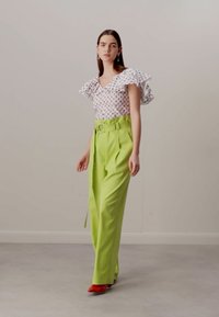 Philosophy di Lorenzo Serafini Παντελόνι - yellow