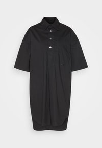 Abito camicia corto nero a maniche corte, in misto cotone, chiusura con bottoni, taschino sul petto, orlo curvo, colletto piatto, texture liscia.