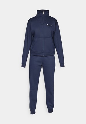 Tumedast sinine jooksujakk, mis on valmistatud pehmest materjalist, koos lukuga jakiga kõrge kraega ja ees olevate taskutega, koos sobivate pükstega.