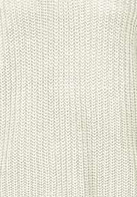 b.young TROYER REISSVERSCHLUSS  - Strickpullover - weiß