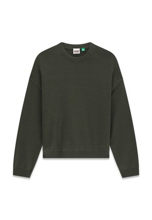 Pull léger en maille vert foncé avec un col rond, des épaules tombantes et des poignets et ourlet côtelés. Design simple sans motifs supplémentaires.