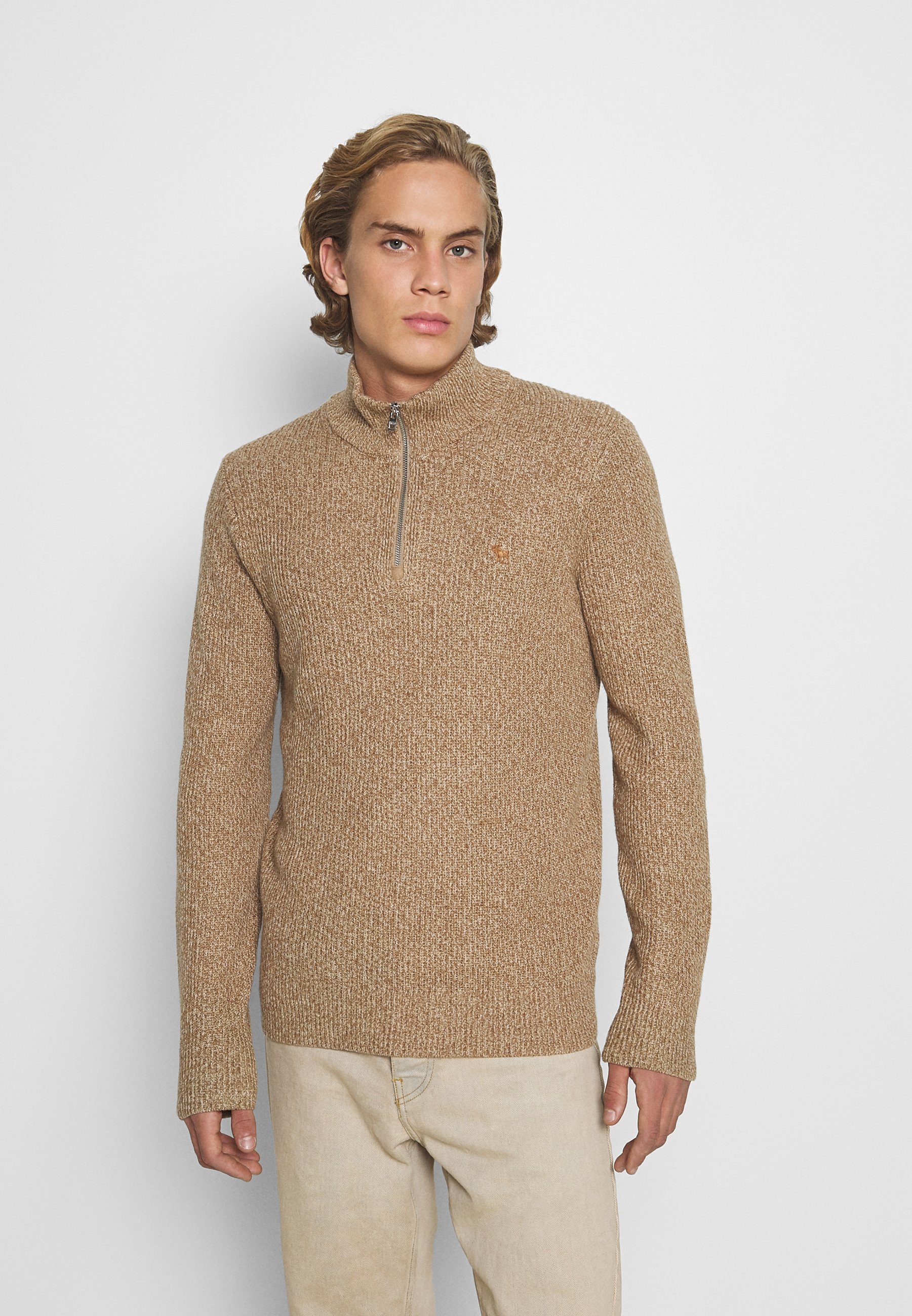 Abercrombie & Fitch CORE ICON ZIP Strikkegenser tan Abercrombie & Fitch CORE ICON CREW - Strikkegenser - tan